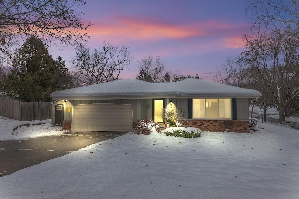 205 Crestwood Dr, Waukesha, WI 53188