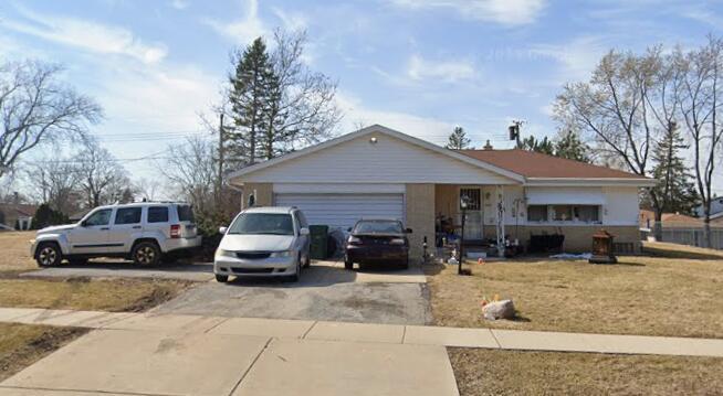 5389 S 51st St, Greendale, WI 53129