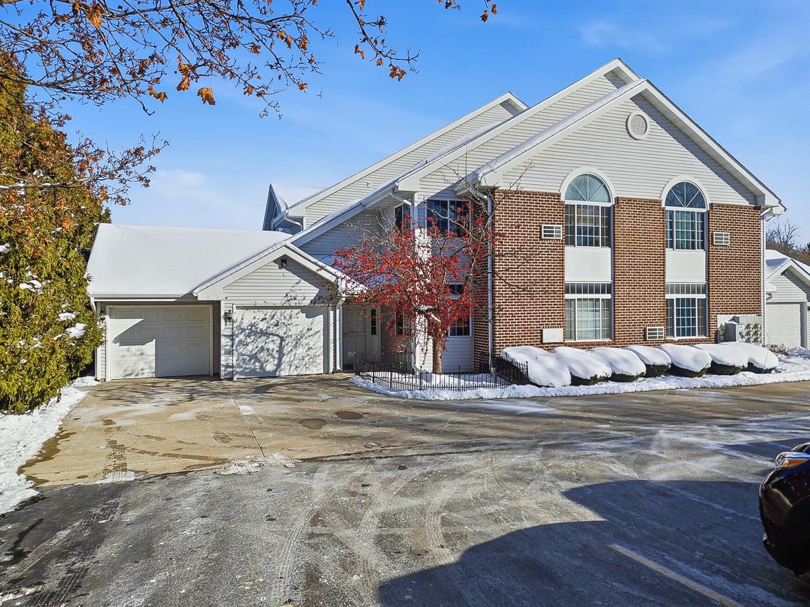 761 Cherokee Path, Lake Mills, WI 53551