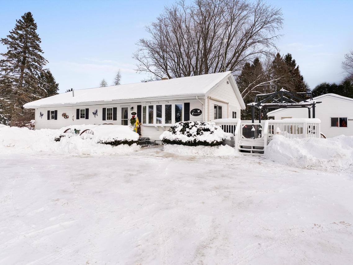 5425 Old Q Rd, Kossuth, WI 54220