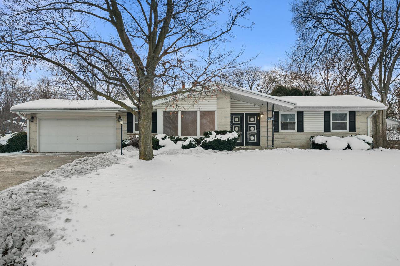3455 S Russel Rd, New Berlin, WI 53151