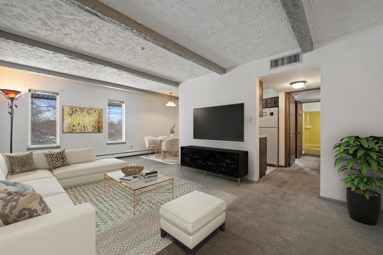 4000 W Rivers Edge Cir #24, Brown Deer, WI 53209