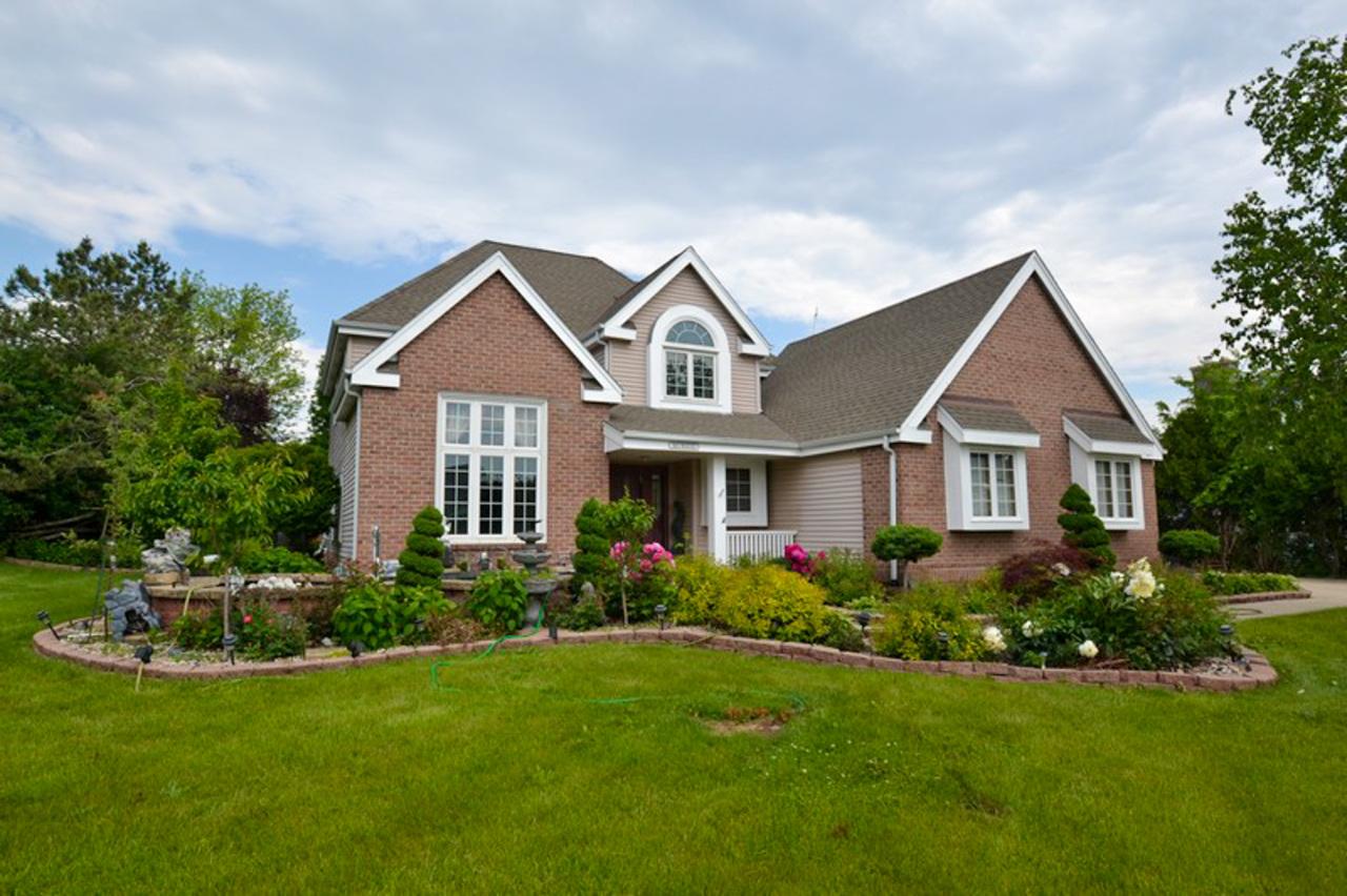 N65W14542 Redwood Dr, Menomonee Falls, WI 53051