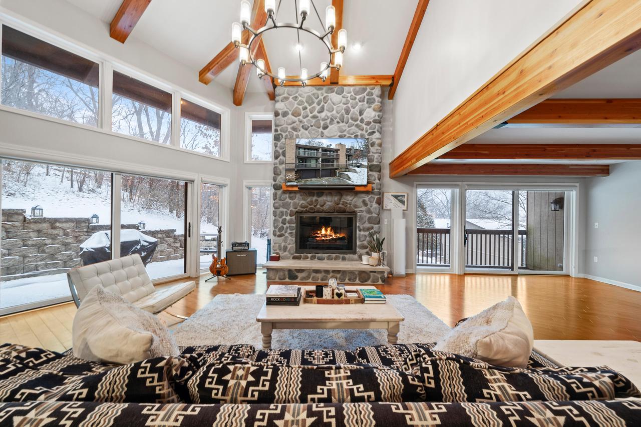 850 Hillside Dr #GG1, Fontana, WI 53125