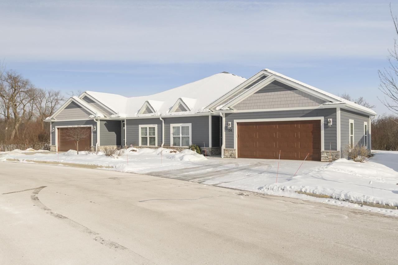 106 Phantom Lake, Mukwonago, WI 53149