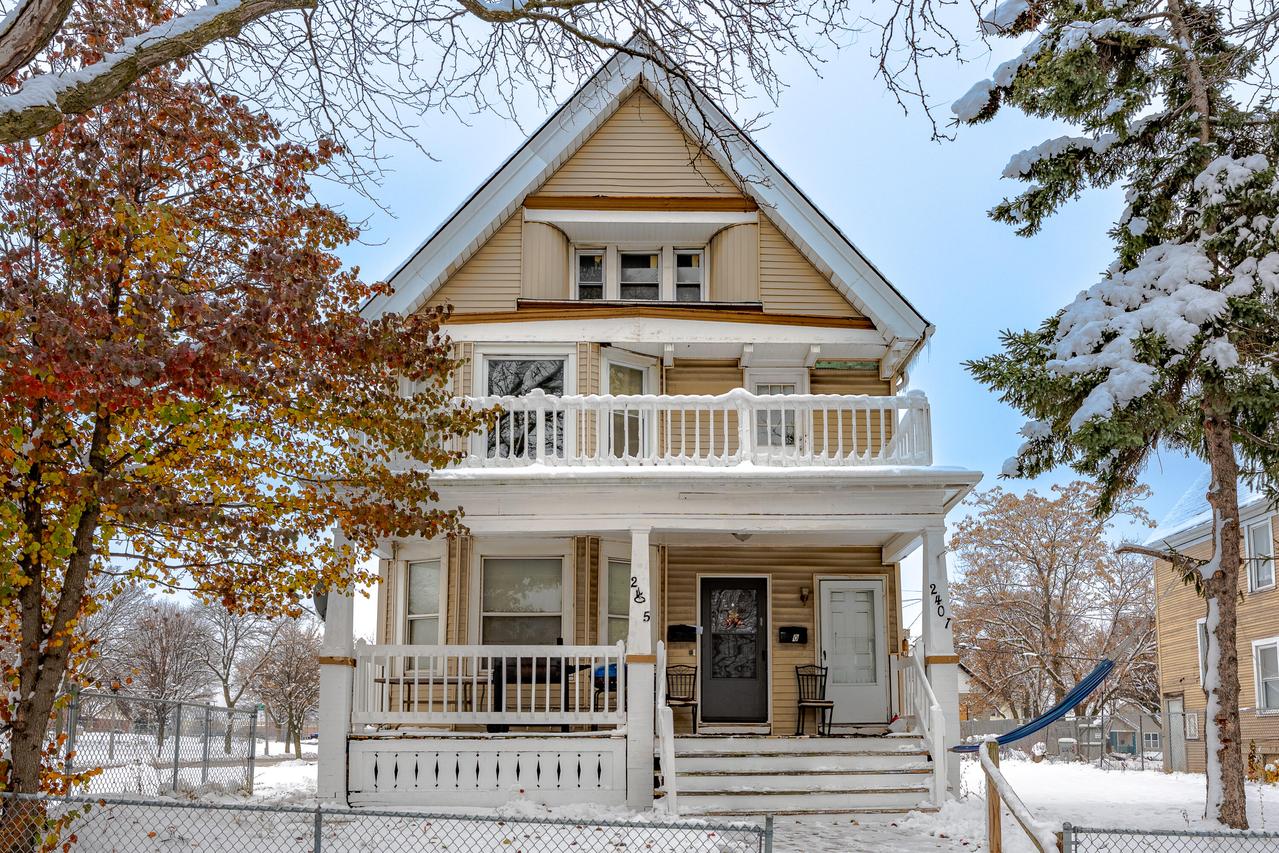 2405 N 33rd St #2407, Milwaukee, WI 53210