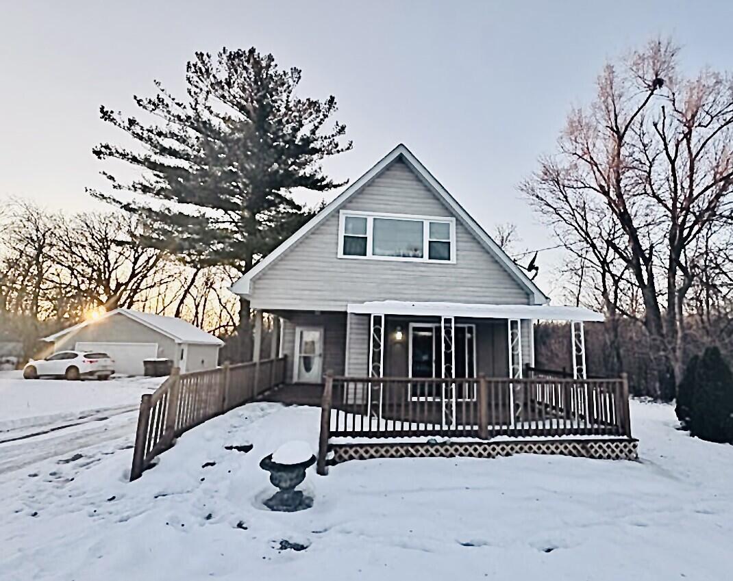 11736 231st Ct, Salem Lakes, WI 53179