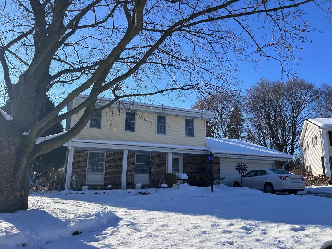 W53N813 Manchester Sq., Cedarburg, WI 53012