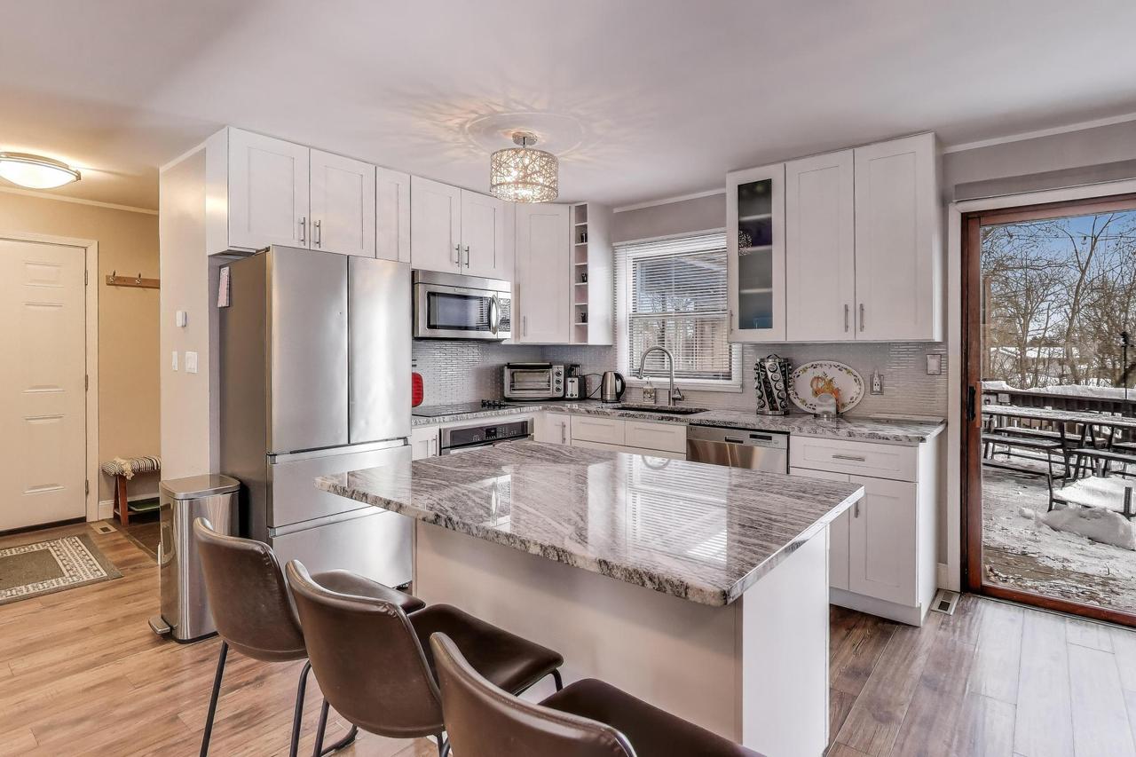 N3252 Robin Rd, Geneva, WI 53147