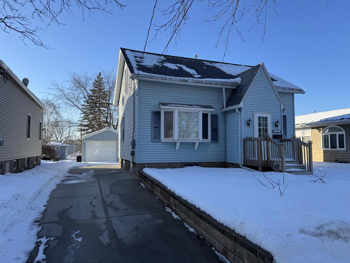 1516 N 23rd St, Manitowoc, WI 54220