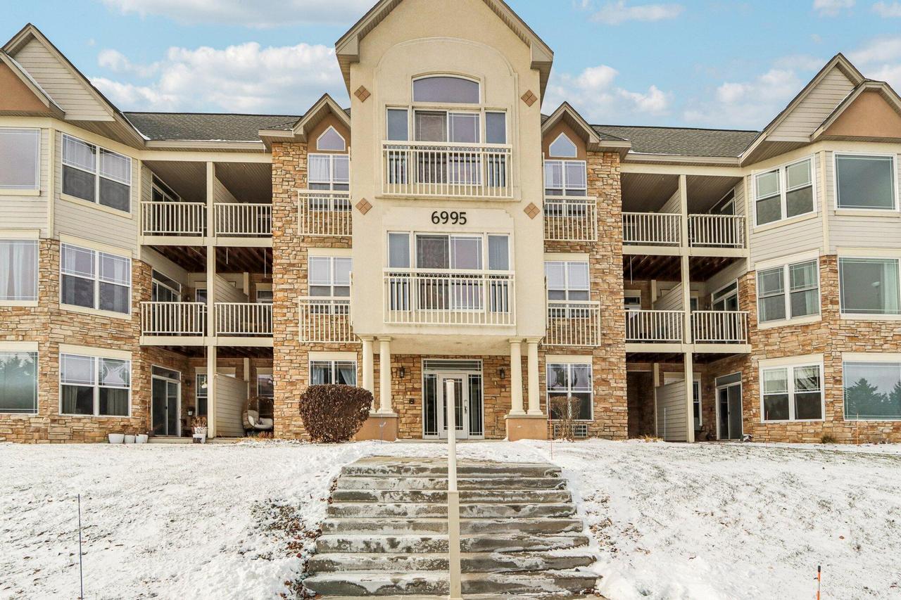 6995 S Riverwood Blvd #A05, Franklin, WI 53132