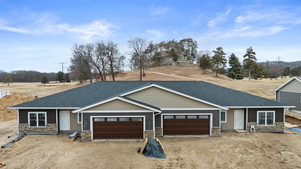 W7676 W Castle Mound Rd, Holland, WI 54636