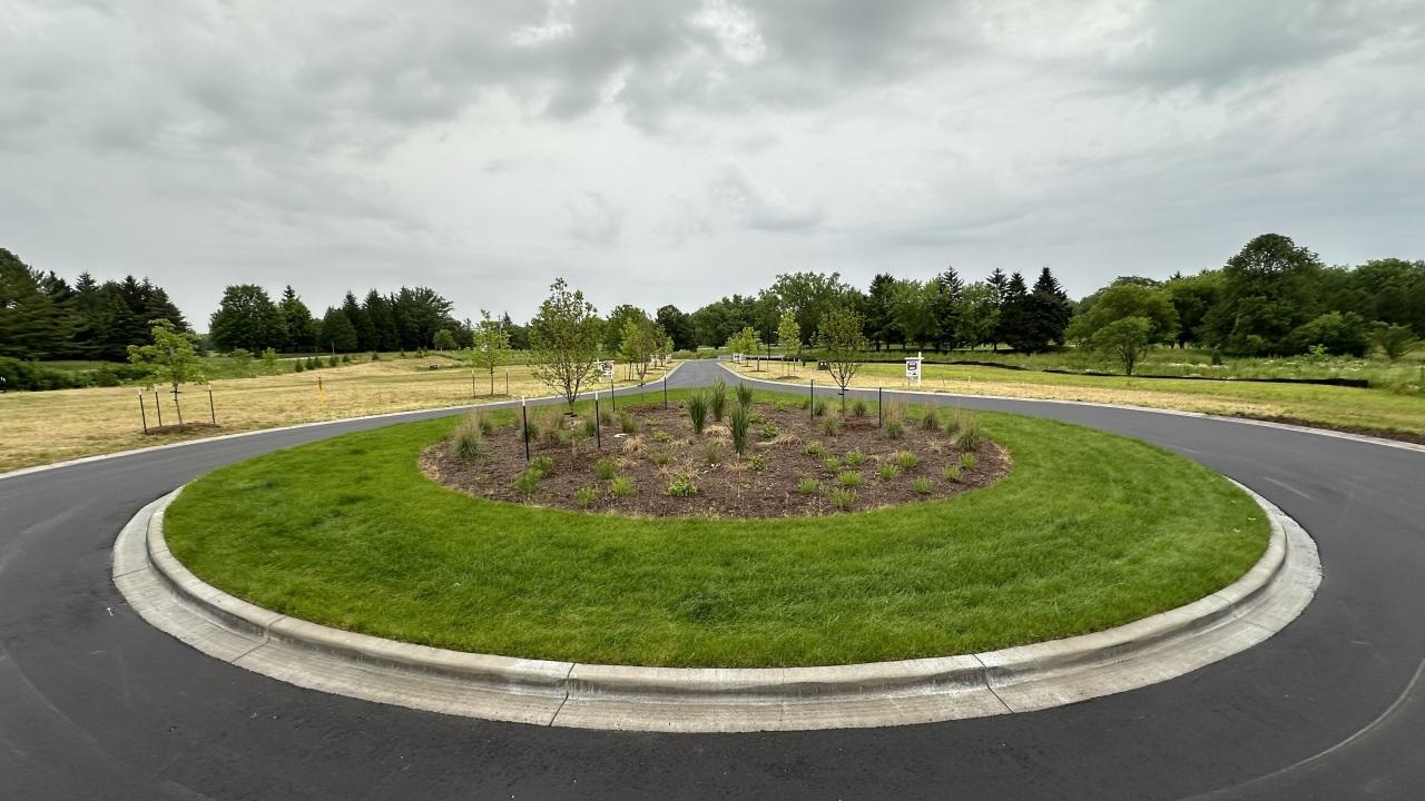 3720 W Club Cir, Mequon, WI 53092