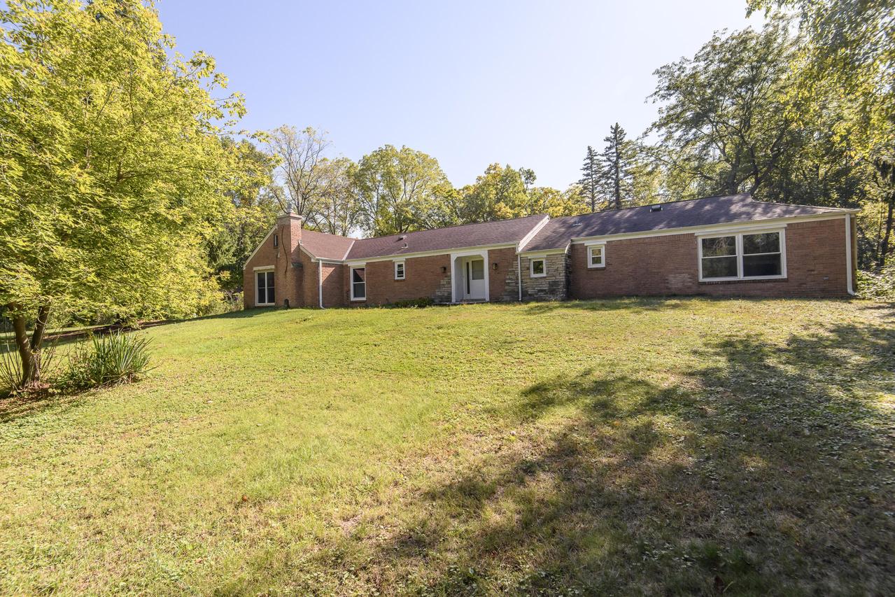 N11W30200 Hickory Hill, Delafield, WI 53188