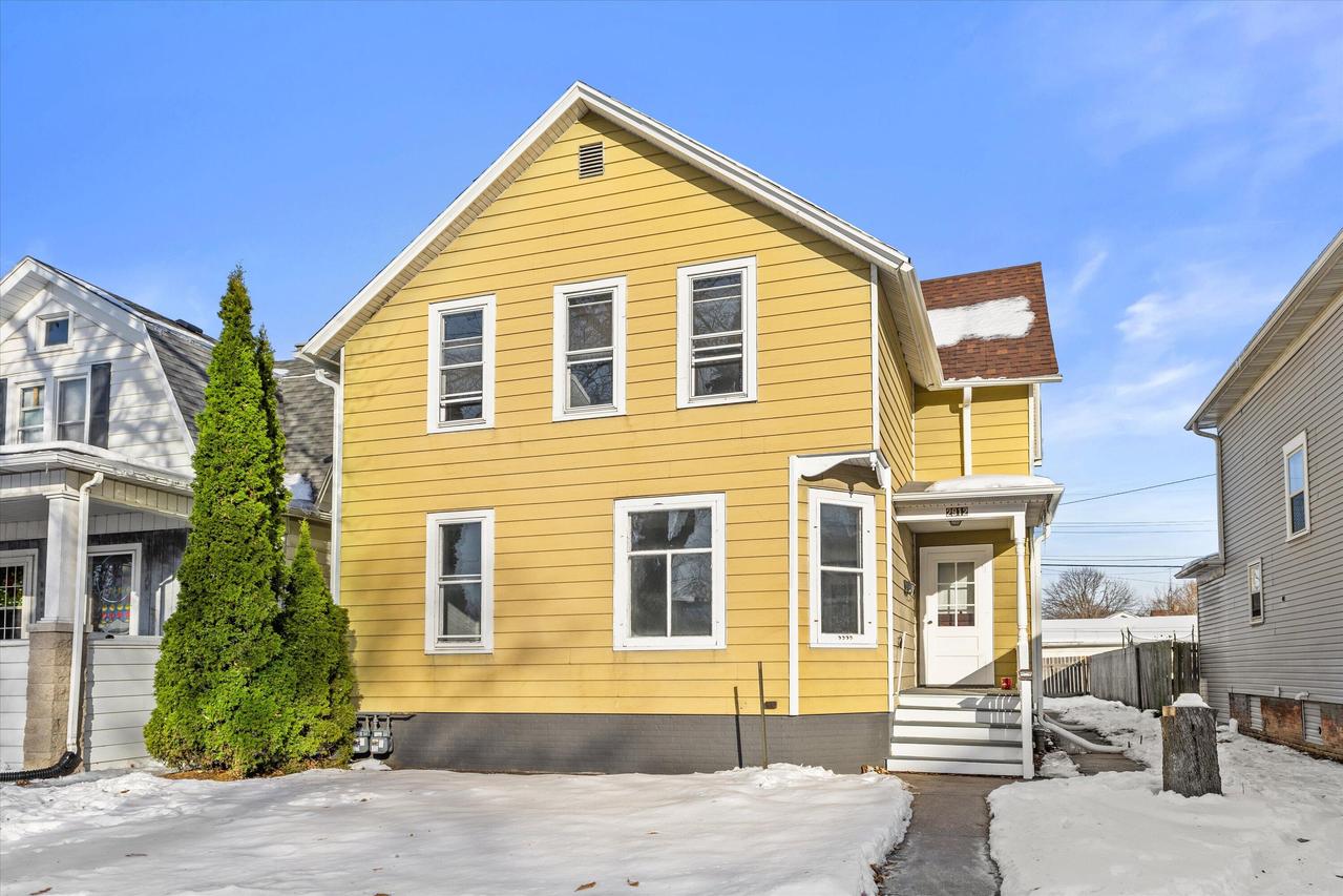 2912 Wright Ave, Racine, WI 53405