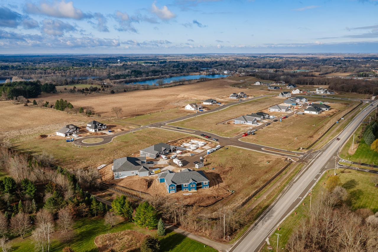 401 W Ingleside Ct #Lt44, Dousman, WI 53066