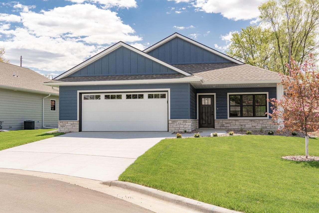 618 Johnson Pl, Onalaska, WI 54650