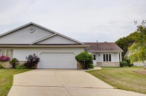 4547 W Maplewood Dr., Greenfield, WI 53220