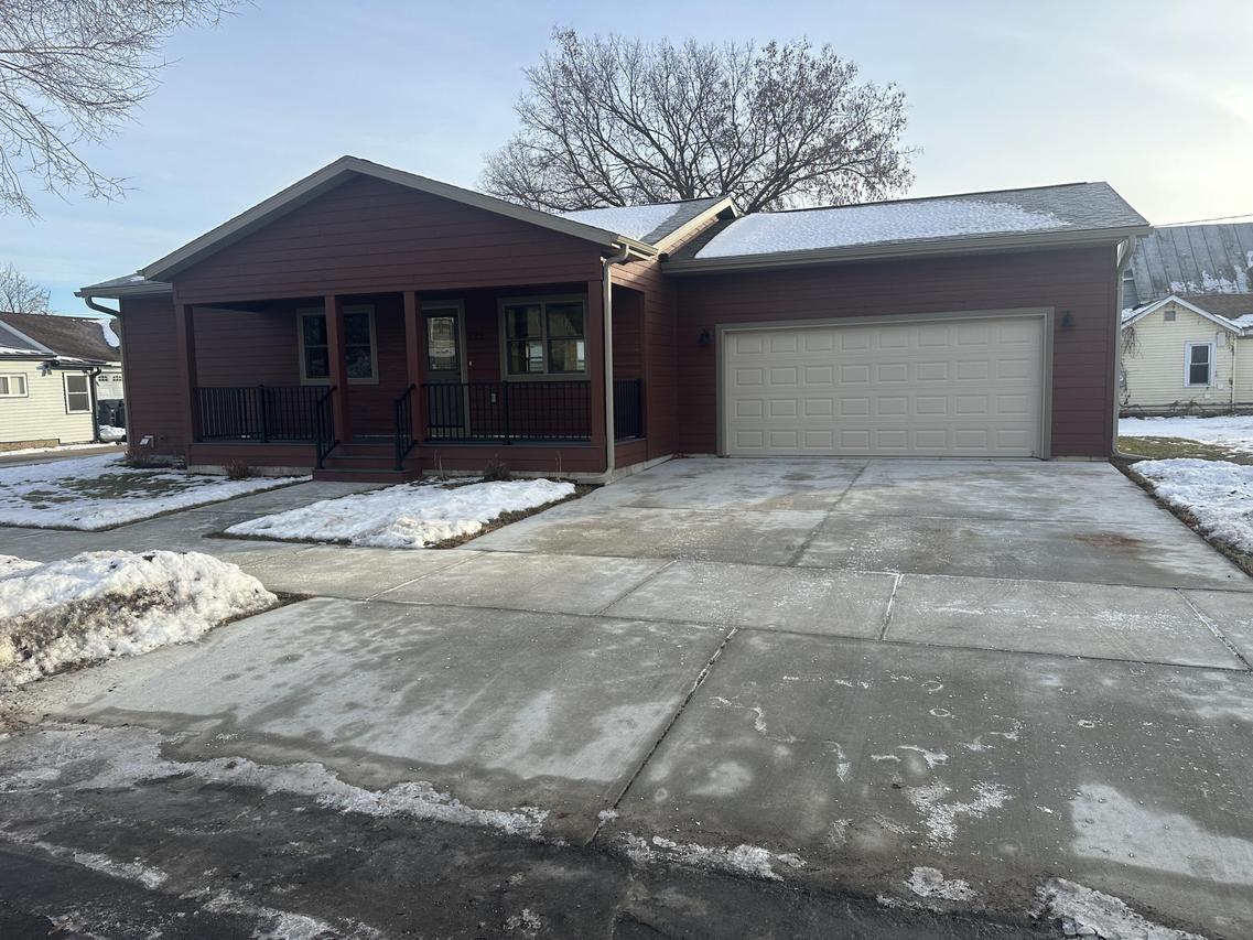 1223 S 9th St, La Crosse, WI 54601