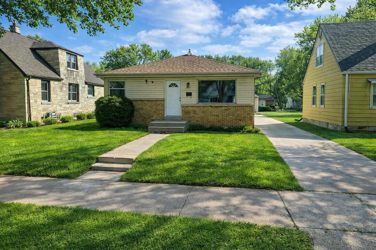 5474 N 56th St, Milwaukee, WI 53218