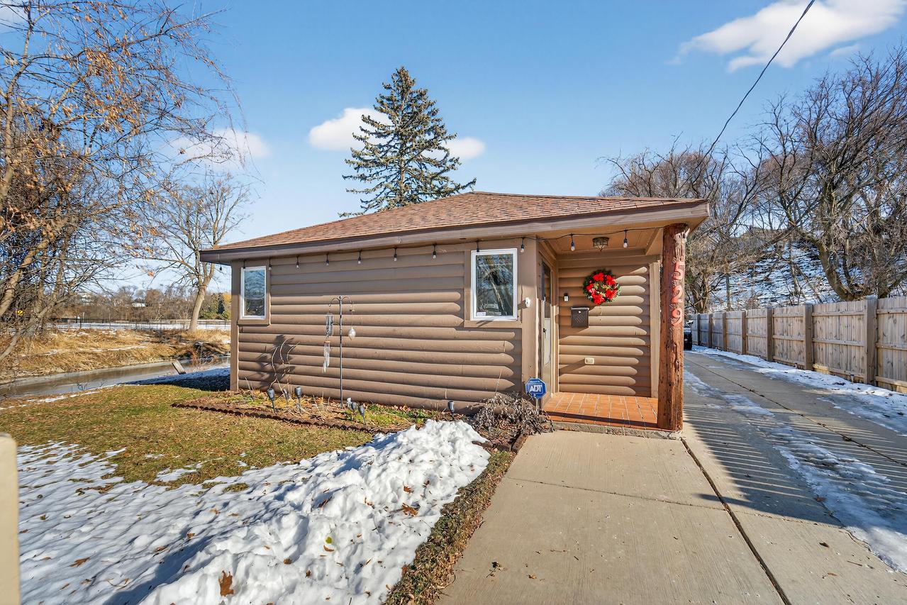 529 Park View, Racine, WI 53404