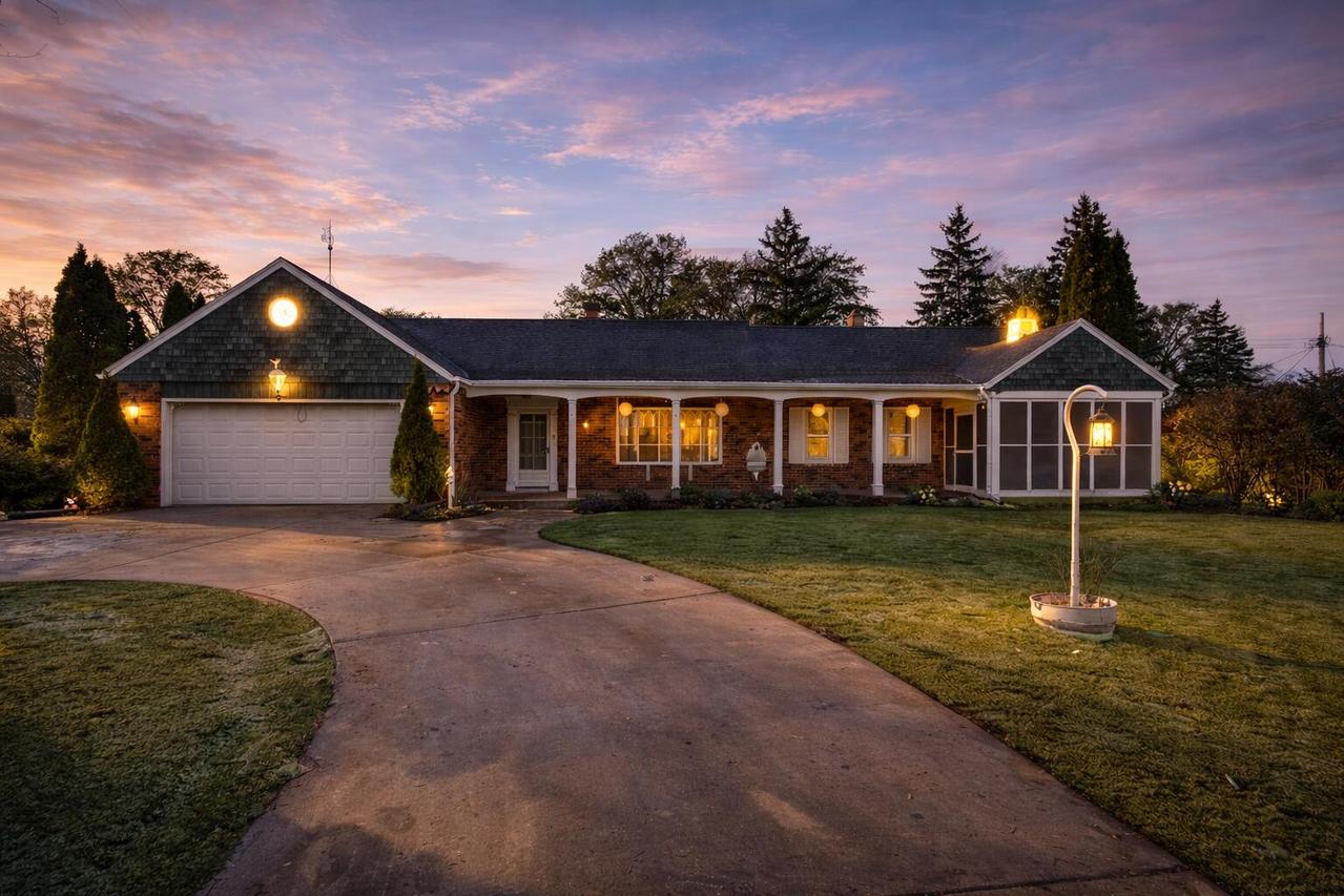 7245 N Seneca Ave, Glendale, WI 53217