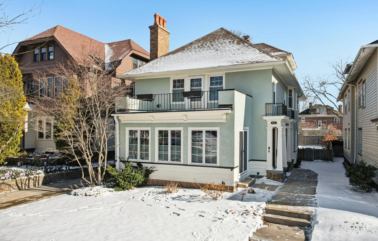 4042 N Downer Ave #4044, Shorewood, WI 53211