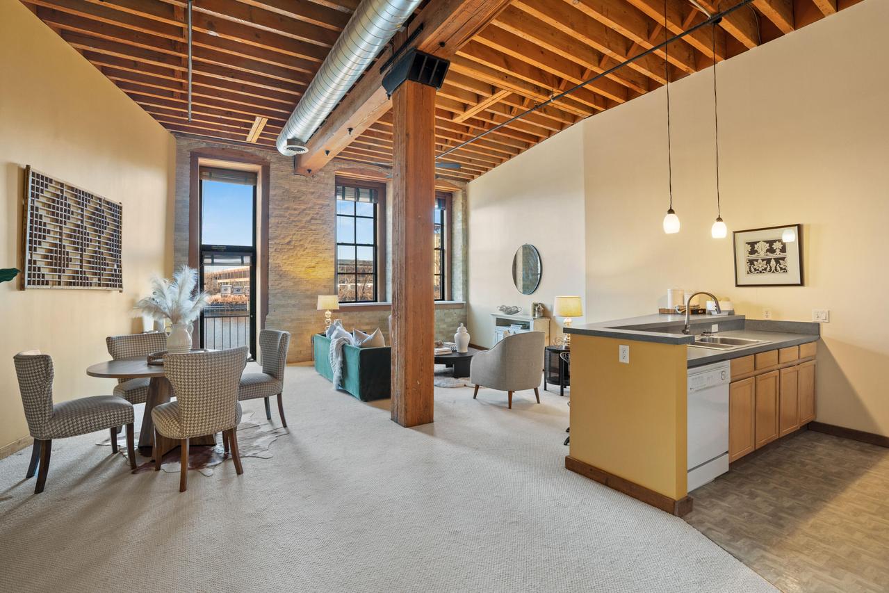 141 N Water St #11, Milwaukee, WI 53202