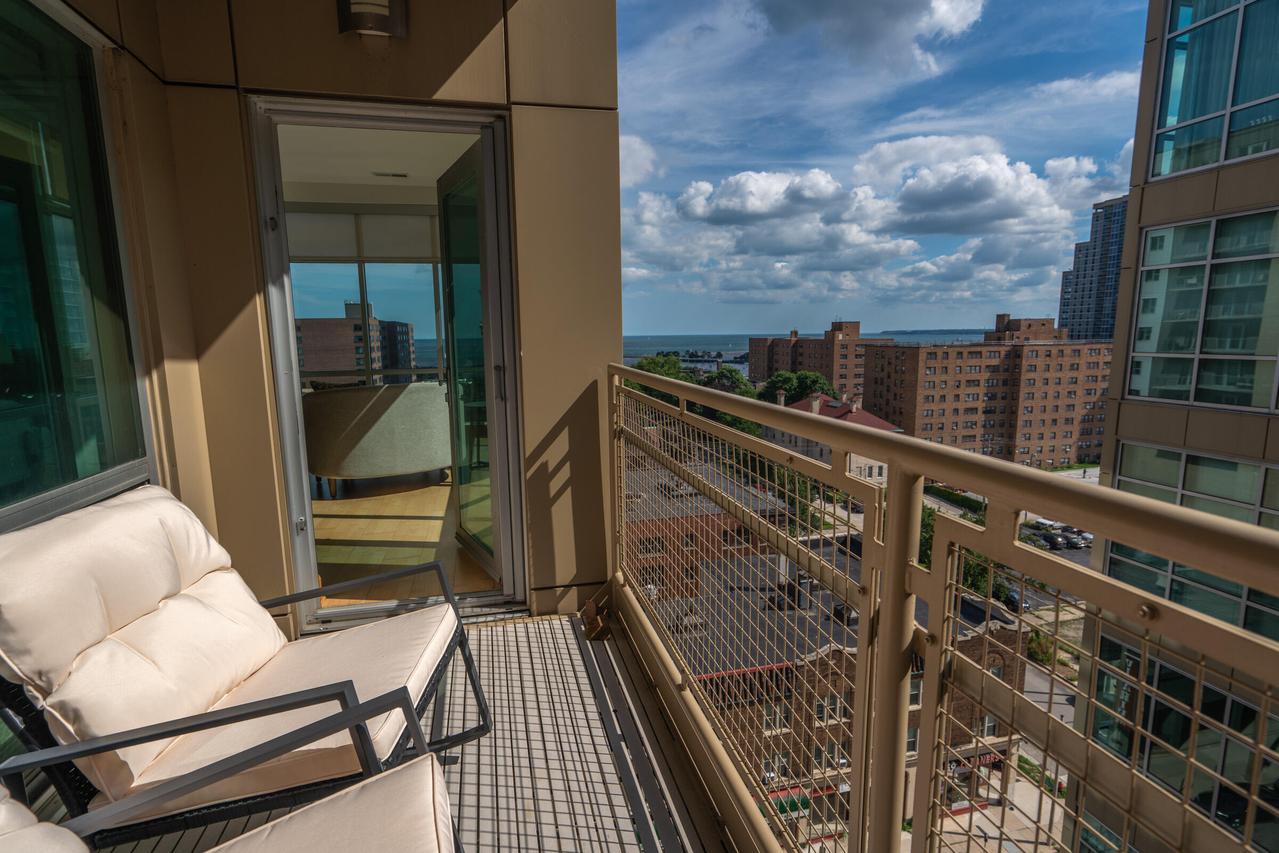 1550 E Royall Pl #913, Milwaukee, WI 53202