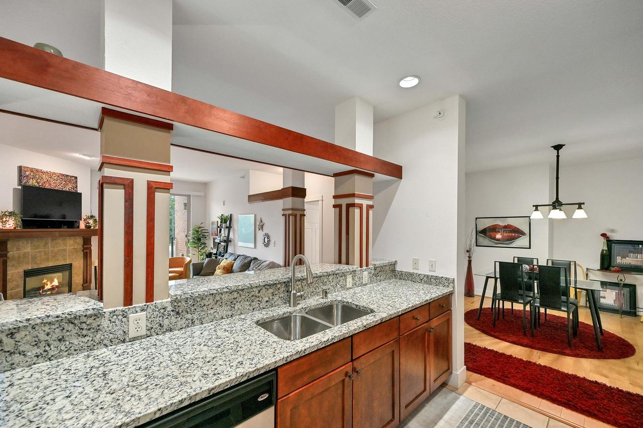 15295 W Library Ln #203, New Berlin, WI 53151