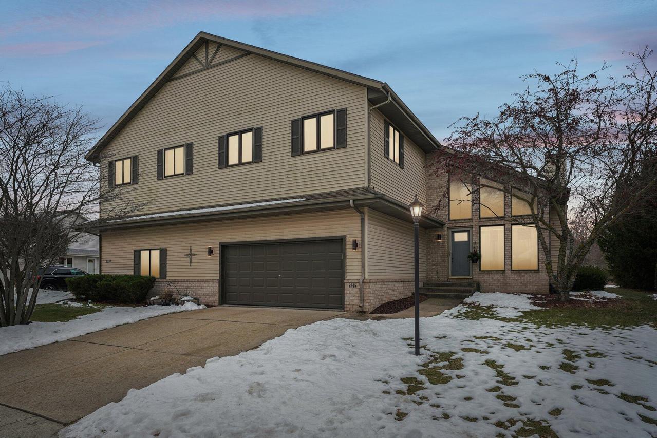 2245 Patrick Ln, Waukesha, WI 53188