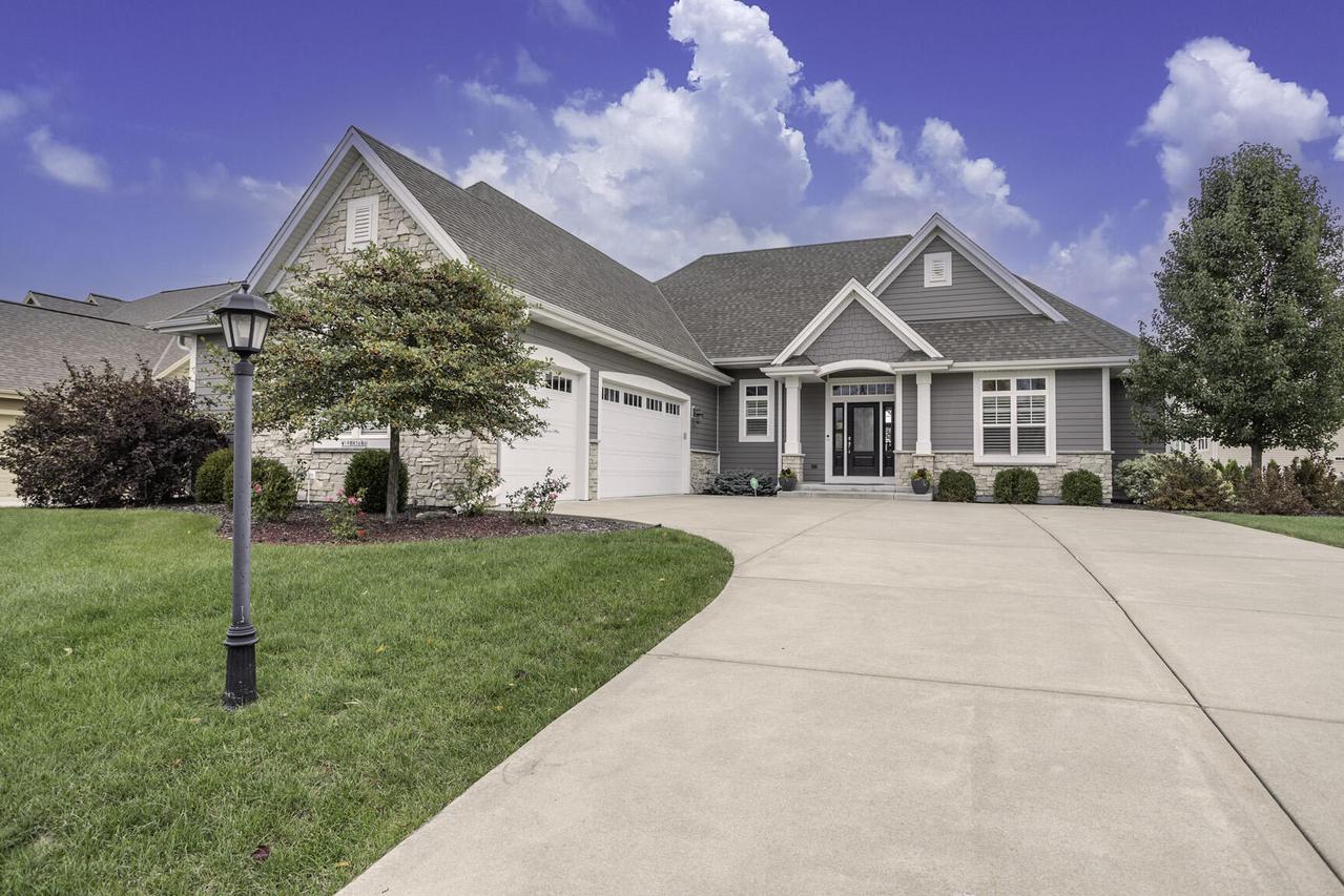 W198N5686 Powell Dr, Menomonee Falls, WI 53051