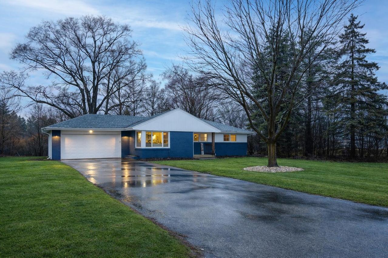 3885 N 144th St, Brookfield, WI 53005