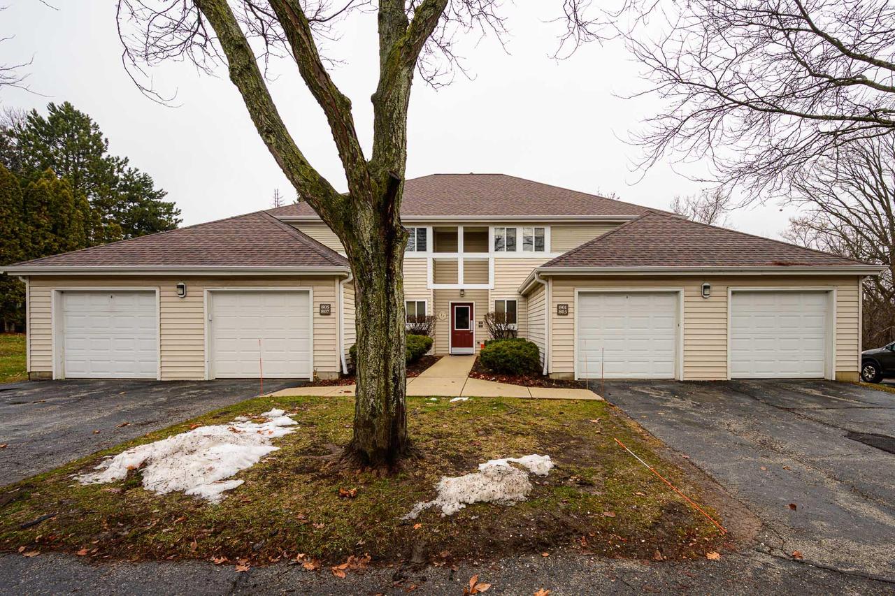 801 W Puetz Rd, Milwaukee, WI 53154