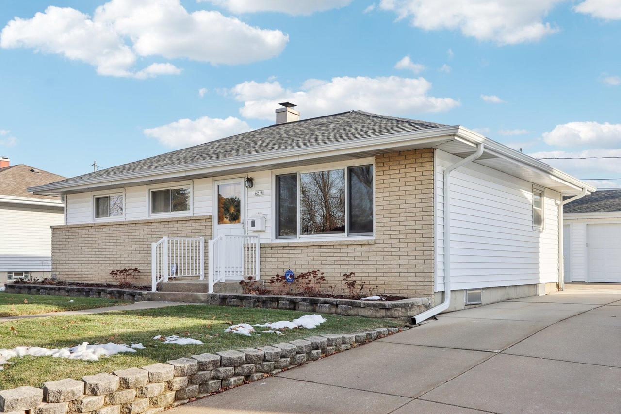 6216 S Cory Ave, Cudahy, WI 53110