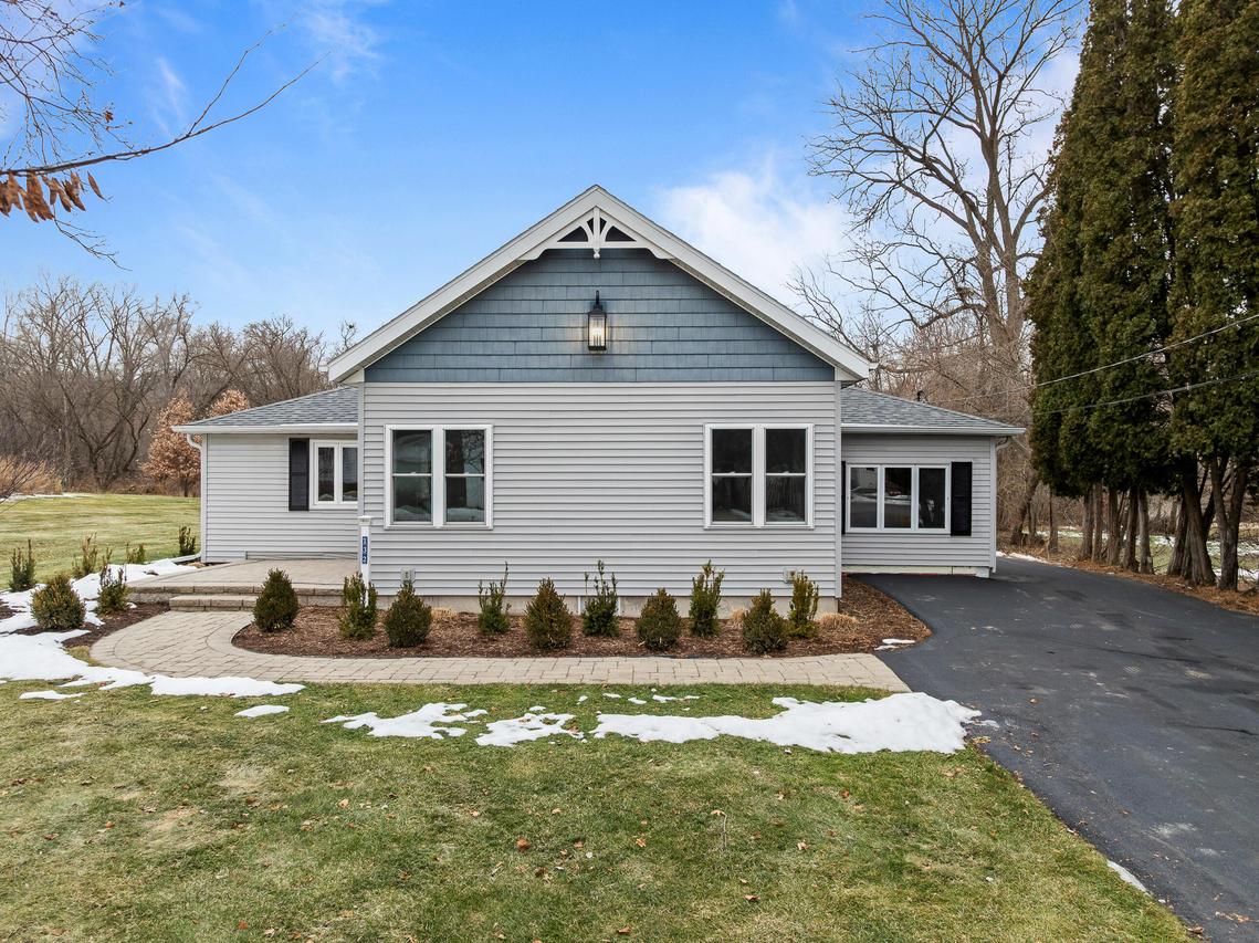 132 Fontana Ave, Fontana, WI 53125