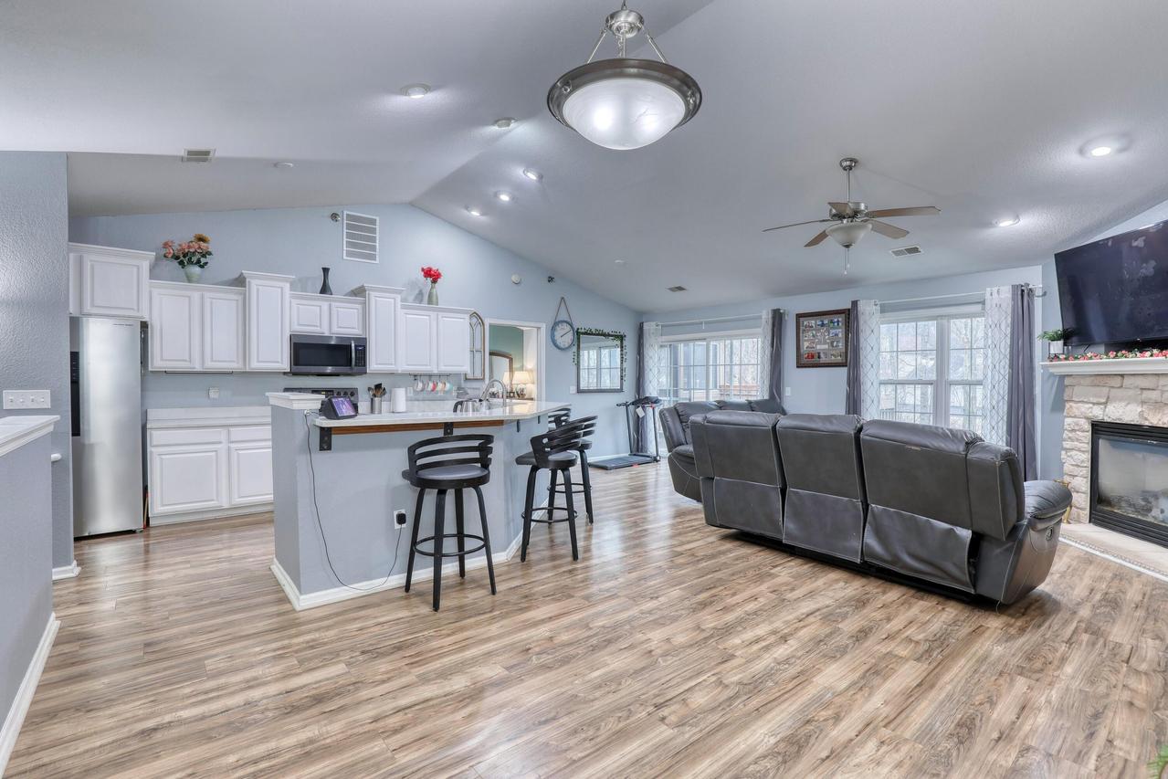 9239 S 54th St, Franklin, WI 53132