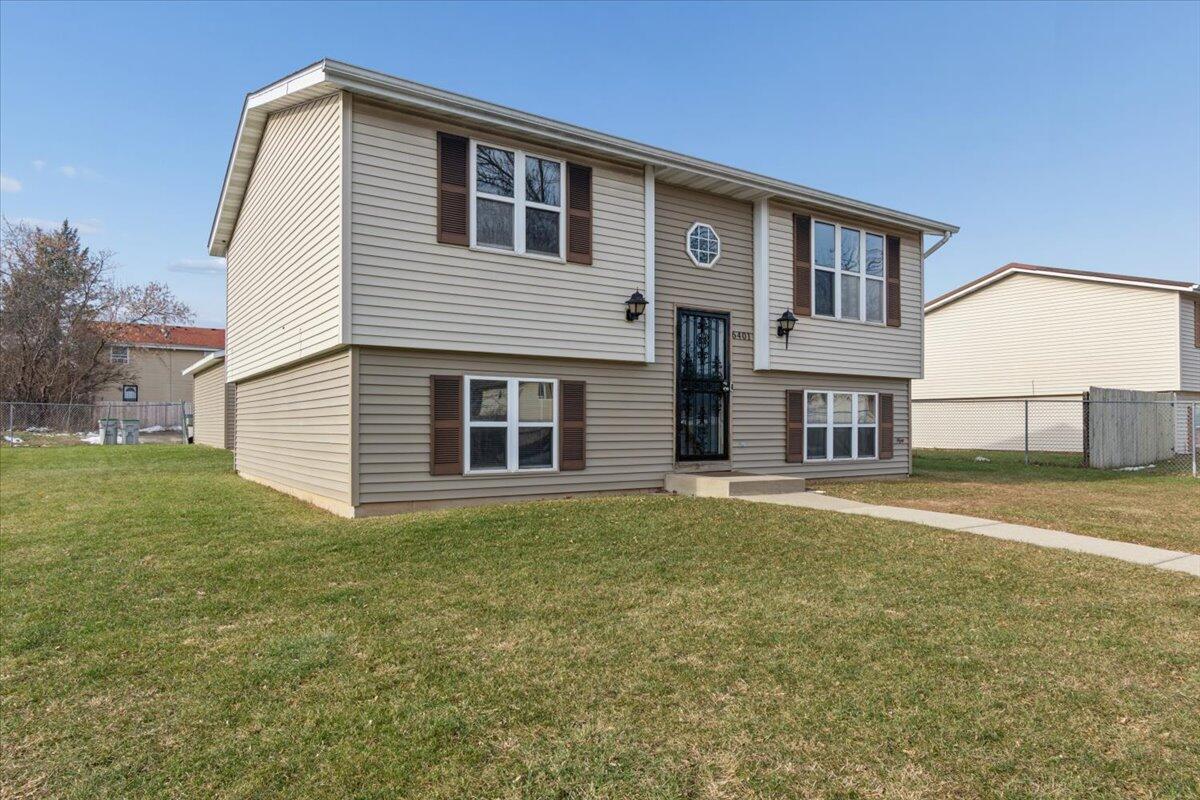 6401 N 106th St, Milwaukee, WI 53224