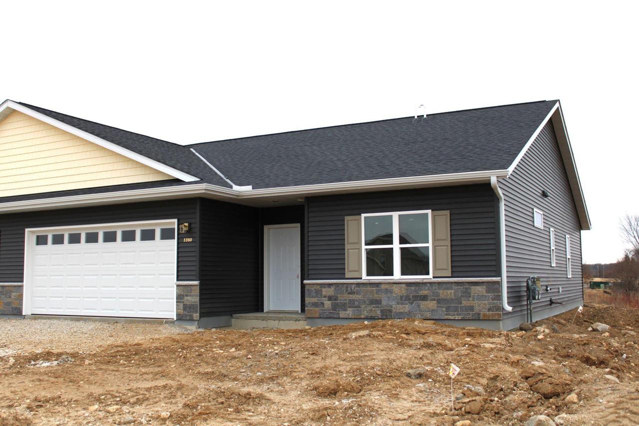 1350 Kettle Dr, Kewaskum, WI 53040