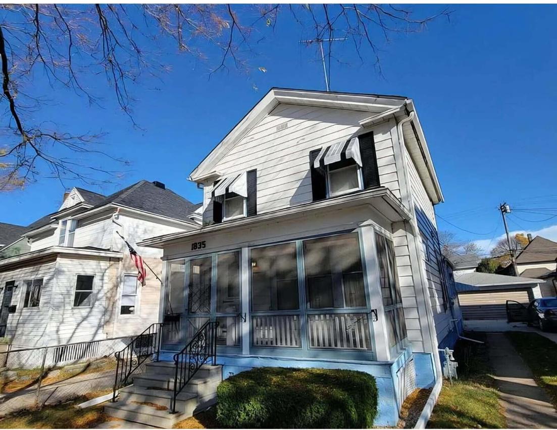 1835 Grand Ave, Racine, WI 53403