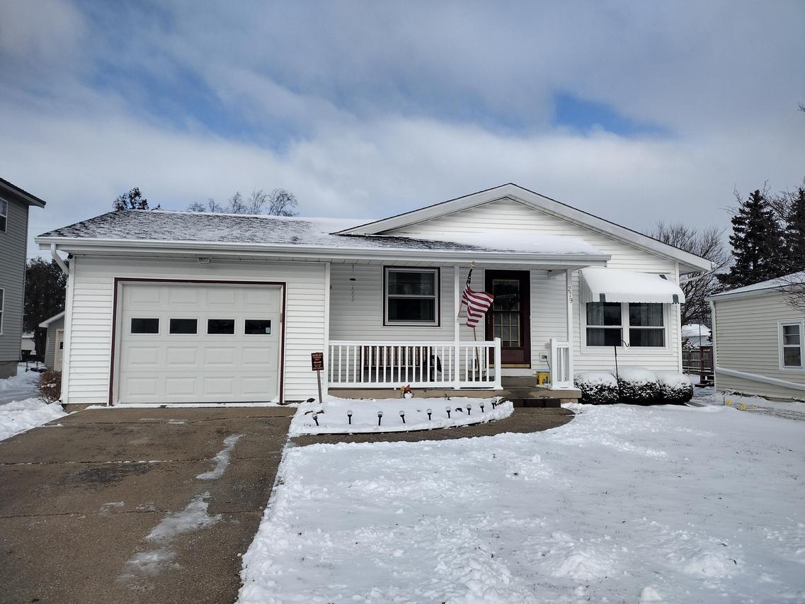 279 Bischoff St, Fond Du Lac, WI 54935