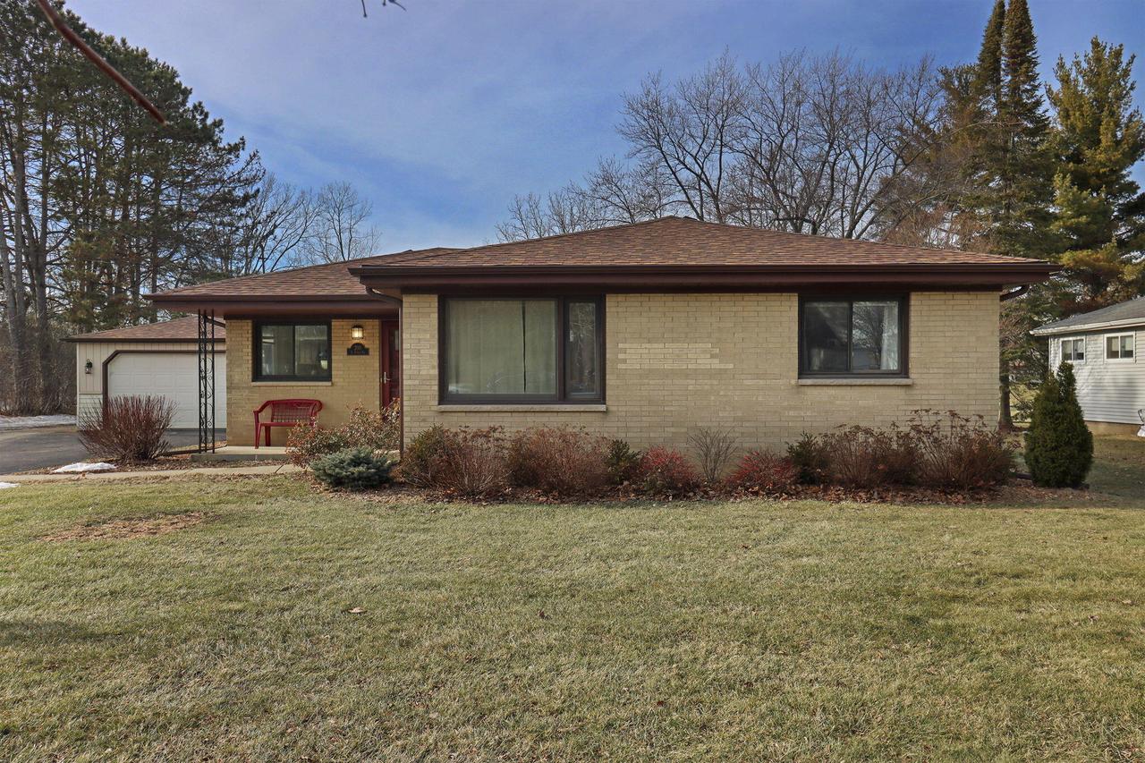 200 S Stuart Rd, Mount Pleasant, WI 53406