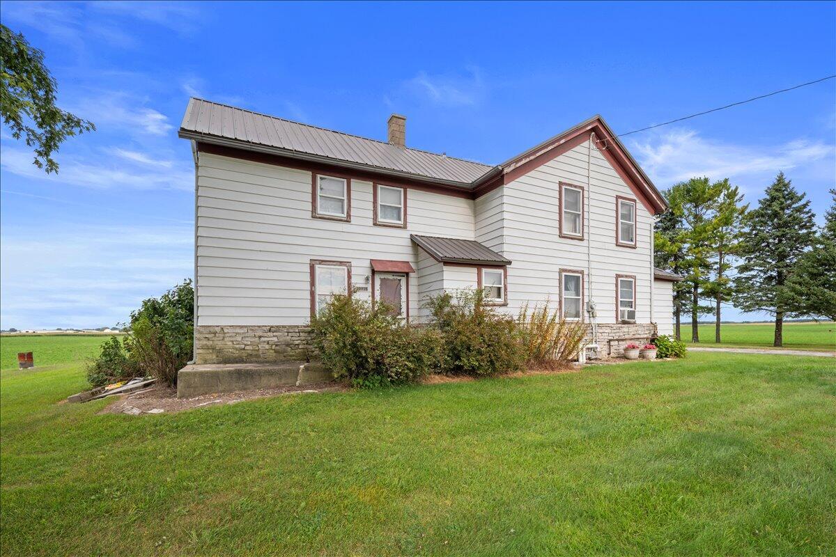 10916 Marken Rd, Meeme, WI 53042