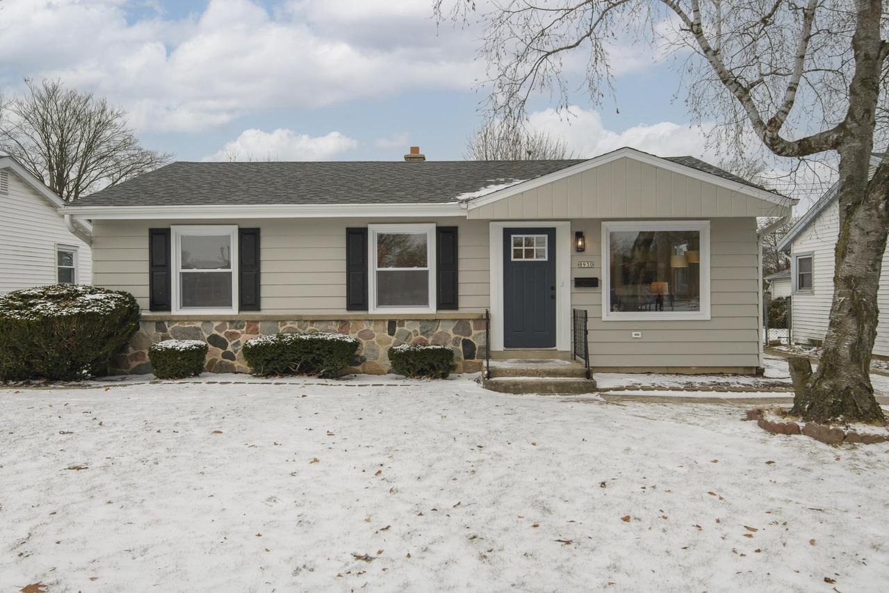 8930 W Lawrence Ave, Milwaukee, WI 53225