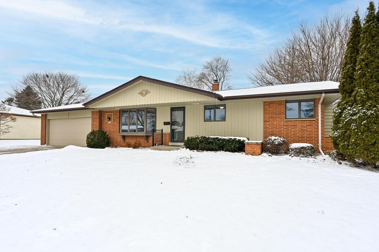 8720 W Ohio Ave, Milwaukee, WI 53227