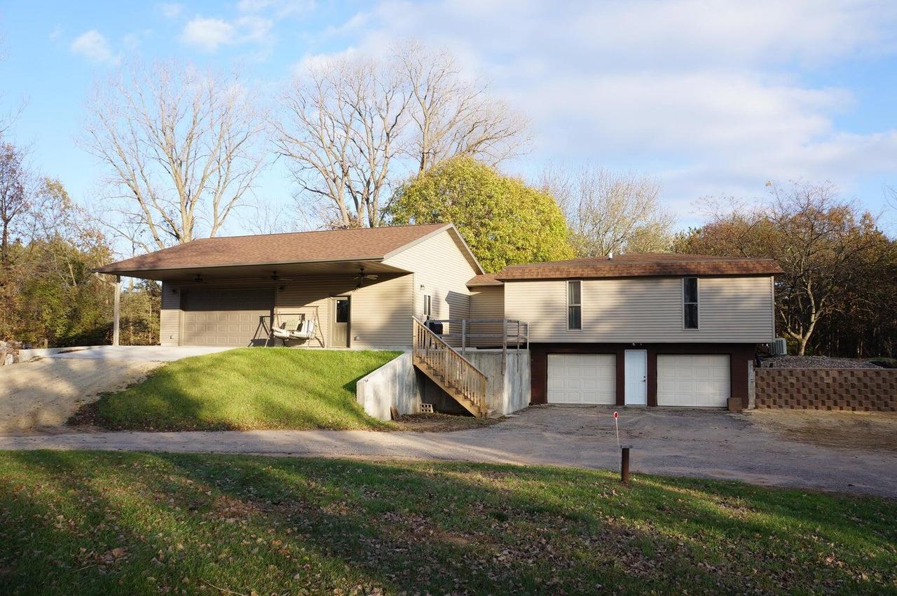 W23375 W 11th St, Trempealeau, WI 54661
