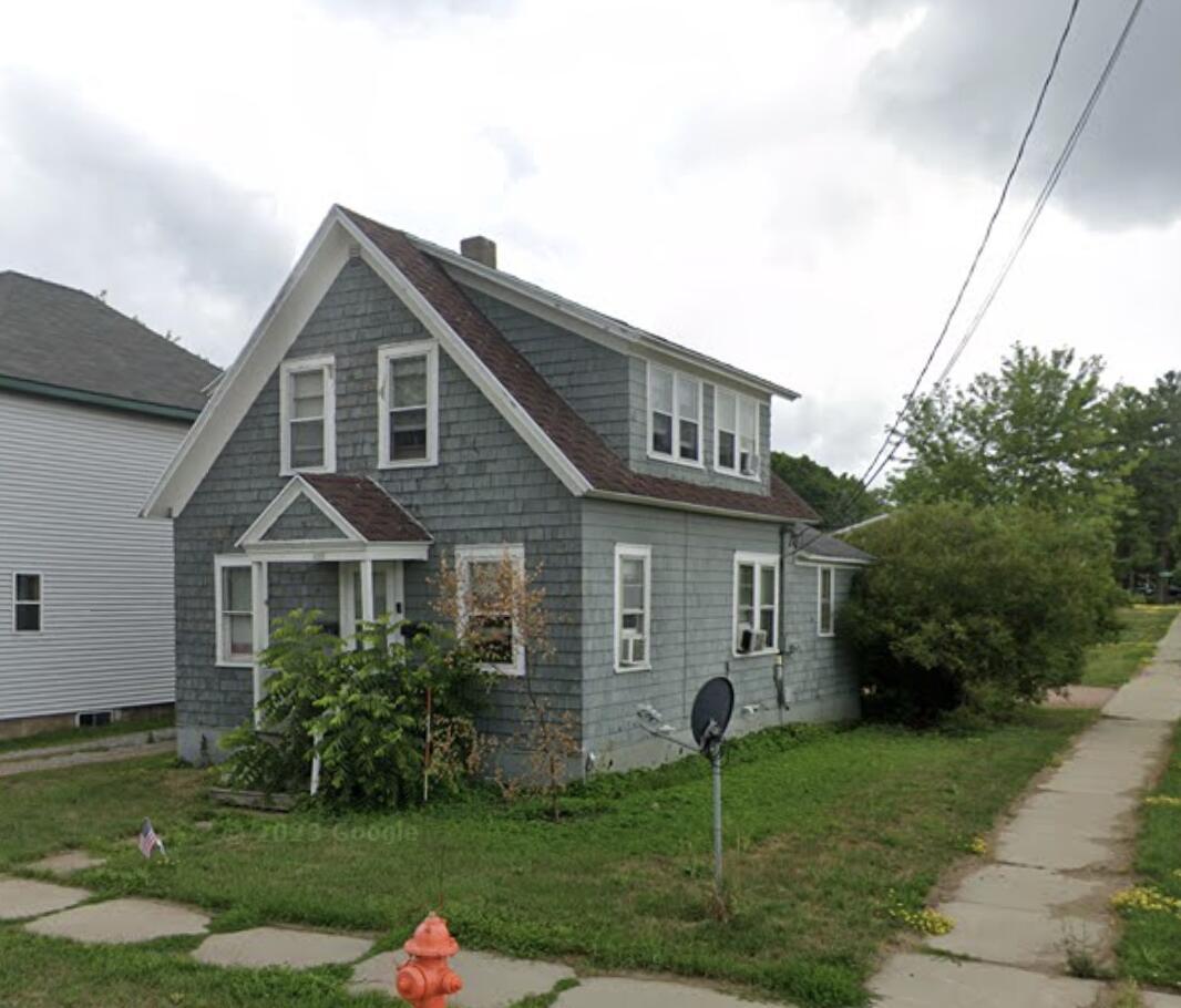 200 S Peach Ave, Marshfield, WI 54449