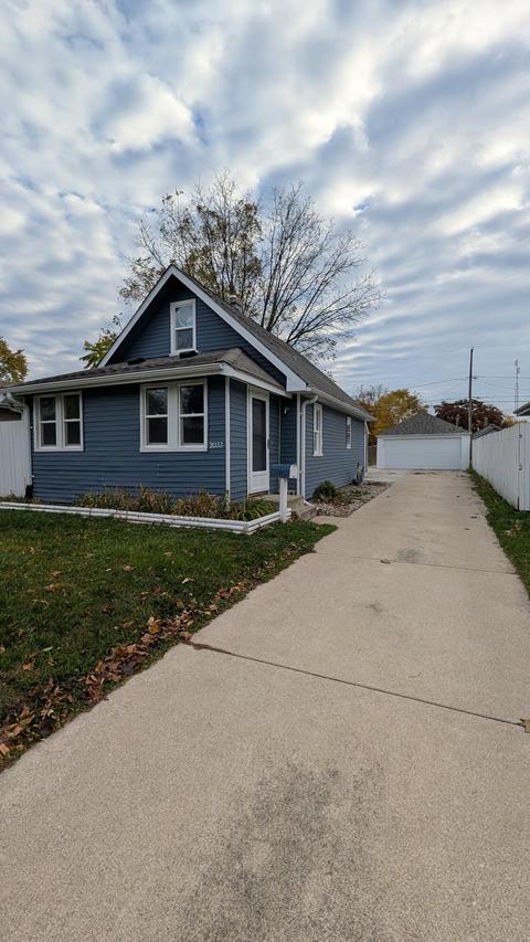 2033 Cleveland Ave, Racine, WI 53405