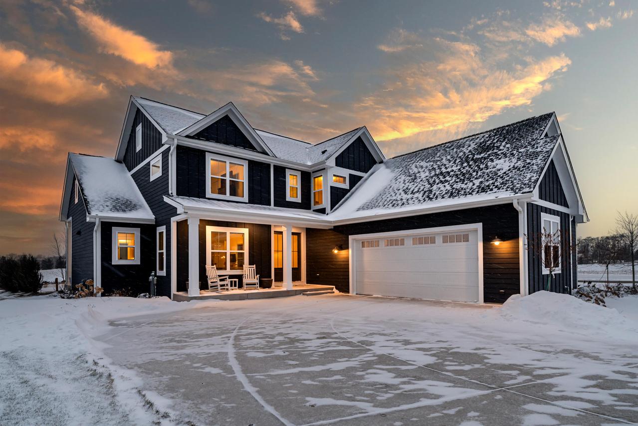 W274N6937 Pintail Ct, Lisbon, WI 53089