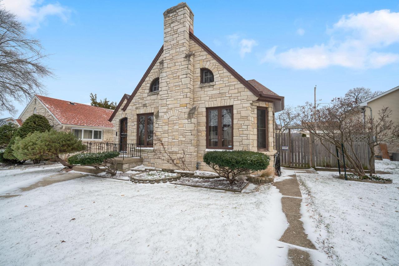 3834 N 56th St, Milwaukee, WI 53216